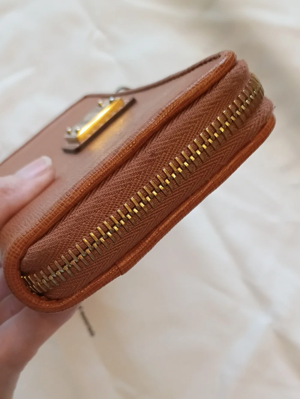 Dooney & Bourke Tan Zip Wallet Saffiano leather Natural Tan